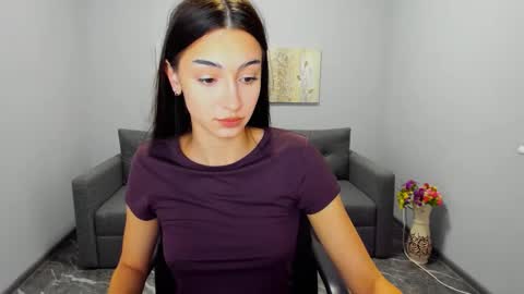 Snapshot of julia_laurent chatting on November 2025 06:37:01 AM Julia online show from November 2025 06:37:01 AM