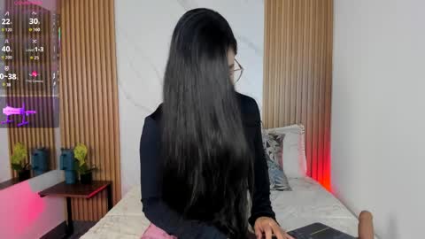 J U L IA   M A R T I N E Z online show from March 2026 11:32:01 AM