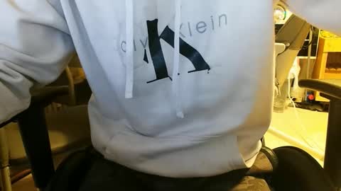 julia_official online show from February 2026 11:17:01 PM