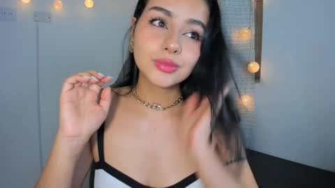 Snapshot of julia_strauns chatting on December 2024 04:09:01 AM julia_strauns online show from December 2024 04:09:01 AM