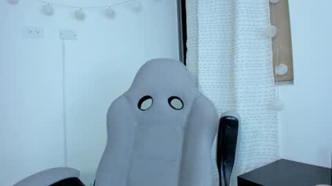 Snapshot of julia_strauns chatting on January 2025 05:03:02 AM julia_strauns online show from January 2025 05:03:02 AM