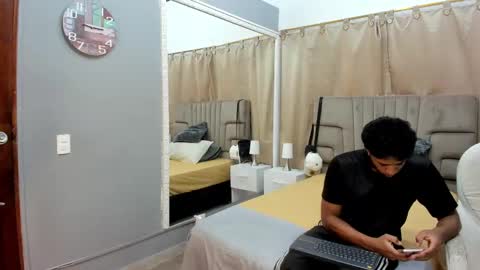 Snapshot of julian_billy chatting on January 2025 02:35:01 PM julian billy online show from January 2025 02:35:01 PM