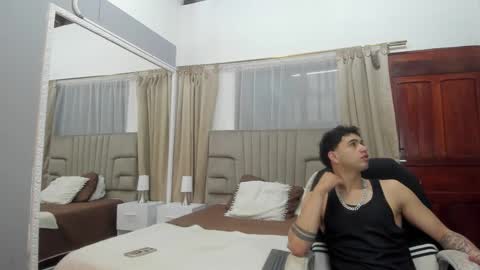 Snapshot of julian_billy chatting on February 2025 11:28:01 AM julian billy online show from February 2025 11:28:01 AM