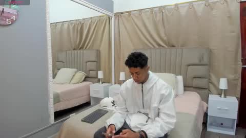 Snapshot of julian_billy chatting on February 2025 11:31:02 AM julian billy online show from February 2025 11:31:02 AM