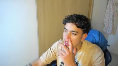 Snapshot of julian_billy chatting on November 2025 07:31:01 AM julian billy online show from November 2025 07:31:01 AM