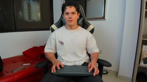 julian_wallace online show from February 2026 09:07:01 PM