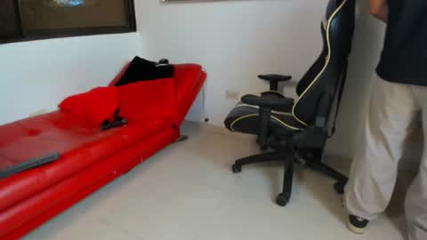 julian_wallace online show from February 2026 08:21:01 PM