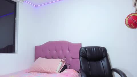 Snapshot of juliana_aristizabal_ chatting on October 2025 12:11:02 AM juliana Aristizabal online show from October 2025 12:11:02 AM