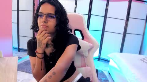 julianne_7 online show from February 2026 08:32:01 PM