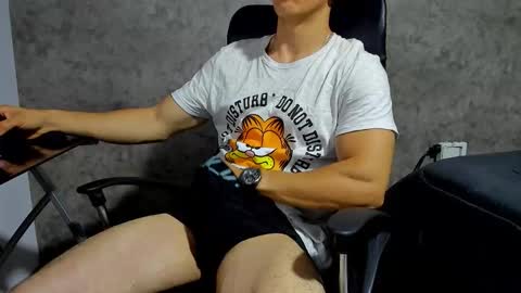 Julian online show from November 2025 10:28:02 AM