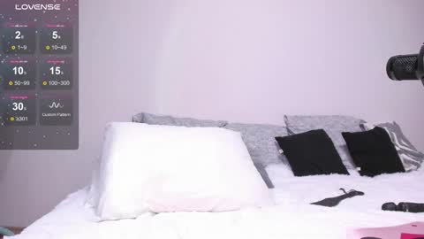 Julls online show from October 2025 04:41:02 AM