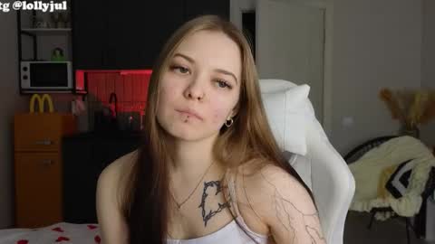 Snapshot of julidropp chatting on October 2025 06:06:01 PM julidropp online show from October 2025 06:06:01 PM