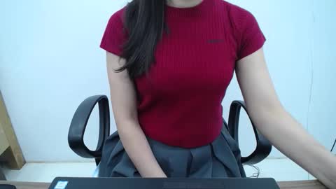 julie9x online show from November 2025 11:27:02 PM