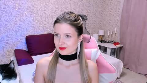 Snapshot of julie_flores chatting on December 2024 04:03:01 PM Julie online show from December 2024 04:03:01 PM