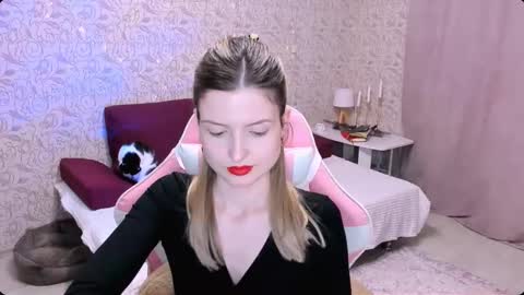 Snapshot of julie_flores chatting on January 2025 04:20:01 PM Julie online show from January 2025 04:20:01 PM