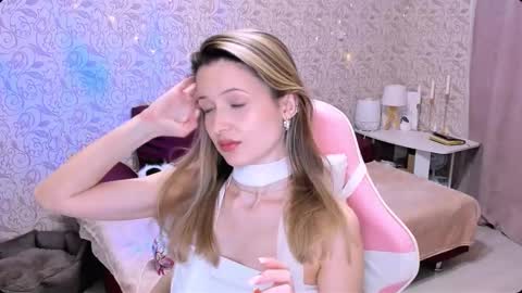 Snapshot of julie_flores chatting on March 2025 06:51:02 PM Julie online show from March 2025 06:51:02 PM