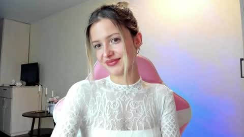 Snapshot of julie_flores chatting on October 2025 04:04:02 PM Julie online show from October 2025 04:04:02 PM