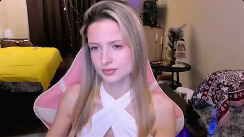 Snapshot of julie_flores chatting on January 2026 03:17:01 PM Julie online show from January 2026 03:17:01 PM