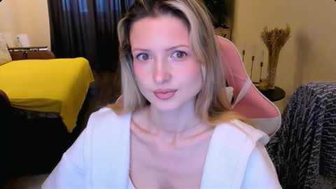 Snapshot of julie_flores chatting on February 2026 04:39:01 AM Julie online show from February 2026 04:39:01 AM