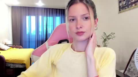 Snapshot of julie_flores chatting on June 2026 02:38:01 PM Julie online show from June 2026 02:38:01 PM