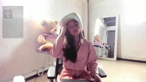 Snapshot of juliee_ross chatting on May 2026 02:13:02 PM juliee_ross online show from May 2026 02:13:02 PM