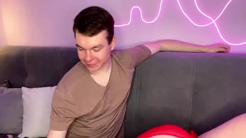 Julie and Thomas online show from October 2025 08:26:02 AM