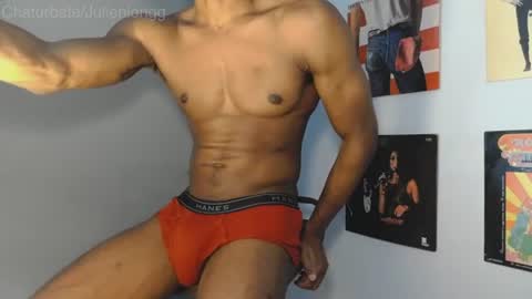 Snapshot of julienlongg chatting on July 2026 03:14:02 PM Julien online show from July 2026 03:14:02 PM