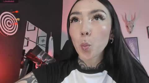 Snapshot of juliet_sourire chatting on November 2025 08:19:01 PM juliet_sourire online show from November 2025 08:19:01 PM