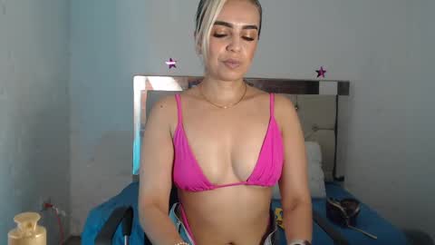 julieta__fox_ online show from February 2025 11:04:01 PM