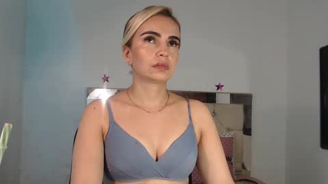 julieta__fox_ online show from March 2025 02:12:02 AM