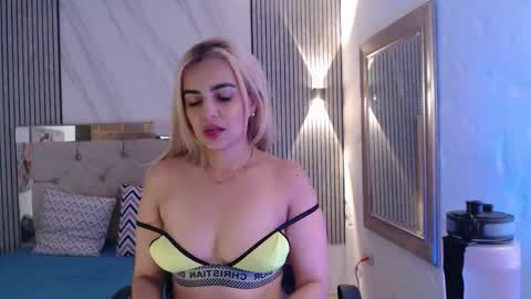 julieta__fox_ online show from March 2026 11:20:02 PM