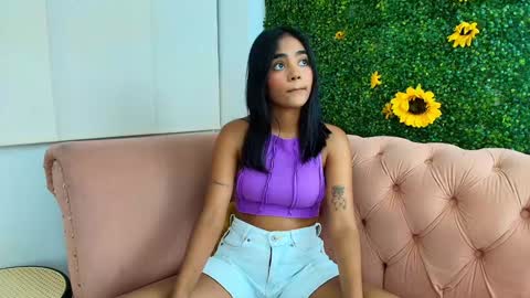 Snapshot of julieta_aguilar chatting on December 2024 07:25:02 PM Juli online show from December 2024 07:25:02 PM