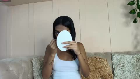 Snapshot of julieta_aguilar chatting on January 2025 12:35:01 PM Juli online show from January 2025 12:35:01 PM