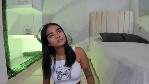 Snapshot of julieta_aguilar chatting on January 2025 07:26:02 PM Juli online show from January 2025 07:26:02 PM