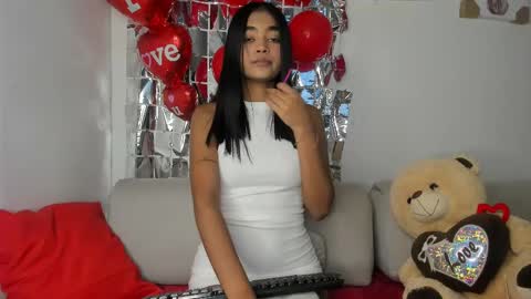 Snapshot of julieta_aguilar chatting on February 2025 08:48:02 PM Juli online show from February 2025 08:48:02 PM