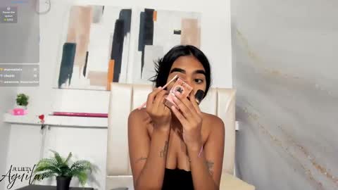 Snapshot of julieta_aguilar chatting on September 2025 07:37:02 PM Juli online show from September 2025 07:37:02 PM