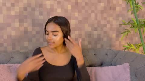 Snapshot of julieta_aguilar chatting on October 2025 08:42:01 PM Juli online show from October 2025 08:42:01 PM