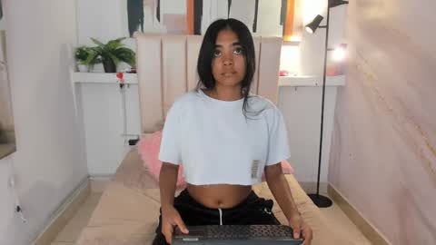 Juli online show from November 2025 08:27:02 PM