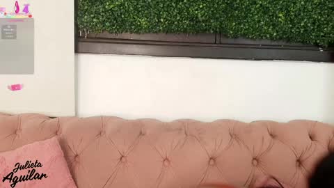 Juli online show from April 2026 07:00:01 PM