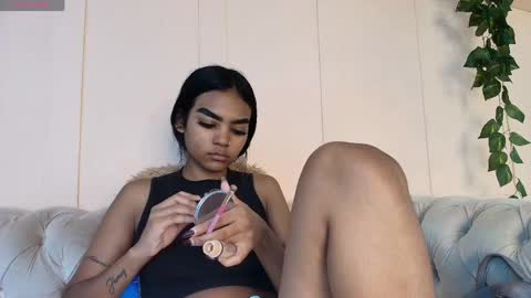 Snapshot of julieta_aguilar chatting on May 2026 07:43:01 PM Juli online show from May 2026 07:43:01 PM