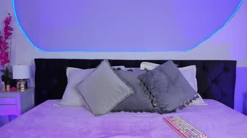 Julieta  online show from September 2025 11:54:02 AM