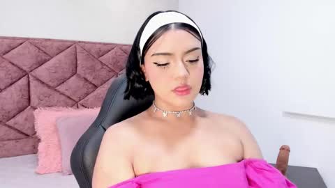 Julieta  online show from November 2025 01:00:02 PM