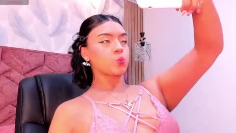 Snapshot of julieta_sweett20 chatting on May 2026 01:49:02 PM Julieta online show from May 2026 01:49:02 PM