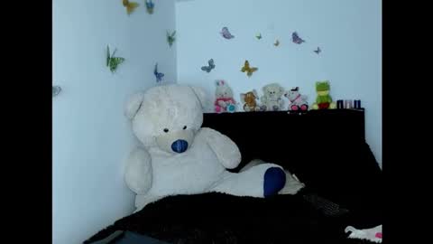 Snapshot of julietabrilla chatting on January 2025 10:30:02 PM Andrea online show from January 2025 10:30:02 PM