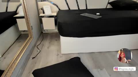 Snapshot of julieth_rojas chatting on September 2025 04:57:02 AM julieth_rojas online show from September 2025 04:57:02 AM