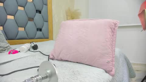 juliette_pretty_ online show from March 2026 09:40:02 PM