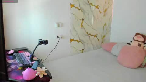 Snapshot of juliette_sweet05 chatting on July 2026 05:07:02 PM juliette online show from July 2026 05:07:02 PM