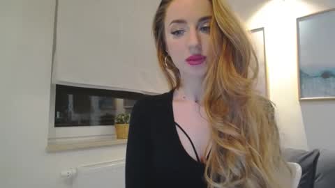 JulietteSensual online show from February 2025 10:00:01 PM
