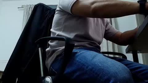 JULiUS   online show from October 2025 07:33:01 PM