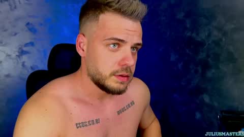 JULiUS   online show from April 2026 07:32:01 PM